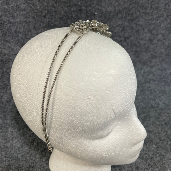 Flower Rhinestone Metal Coil Headband - Picture 5 of 10